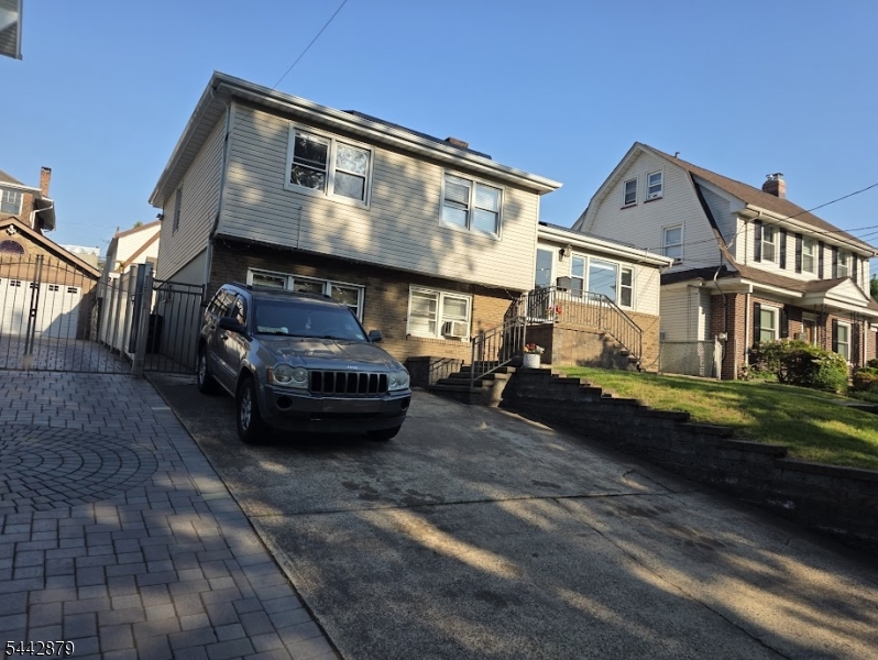 main property photo 31
