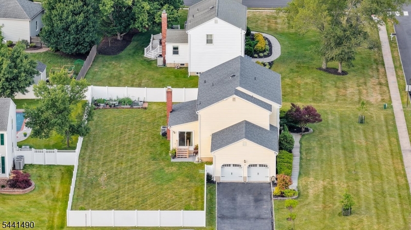 main property photo 44