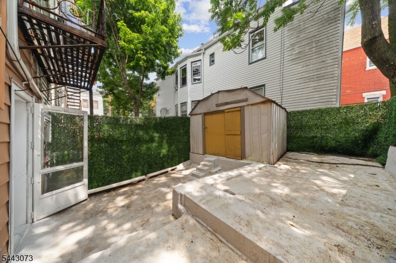 main property photo 14