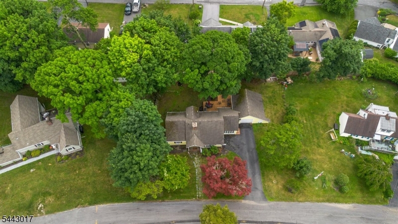 main property photo 40
