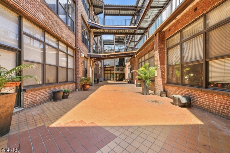 main property photo 20