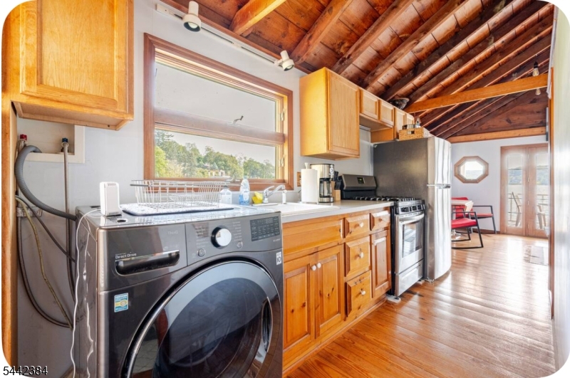 main property photo 25
