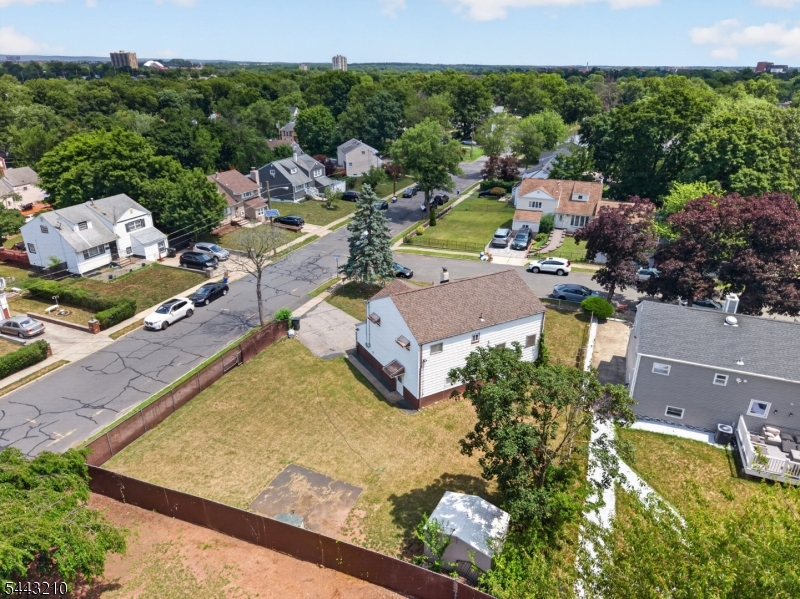 main property photo 24