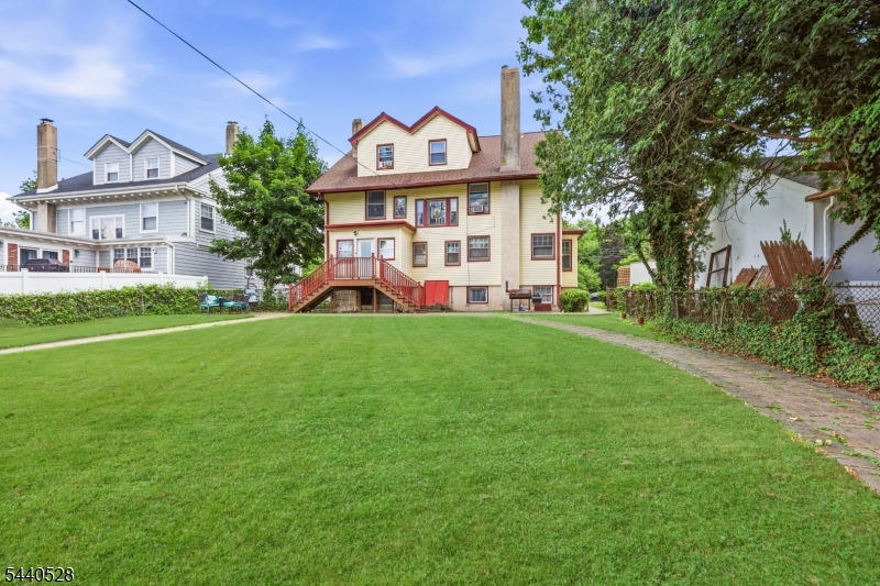 main property photo 40