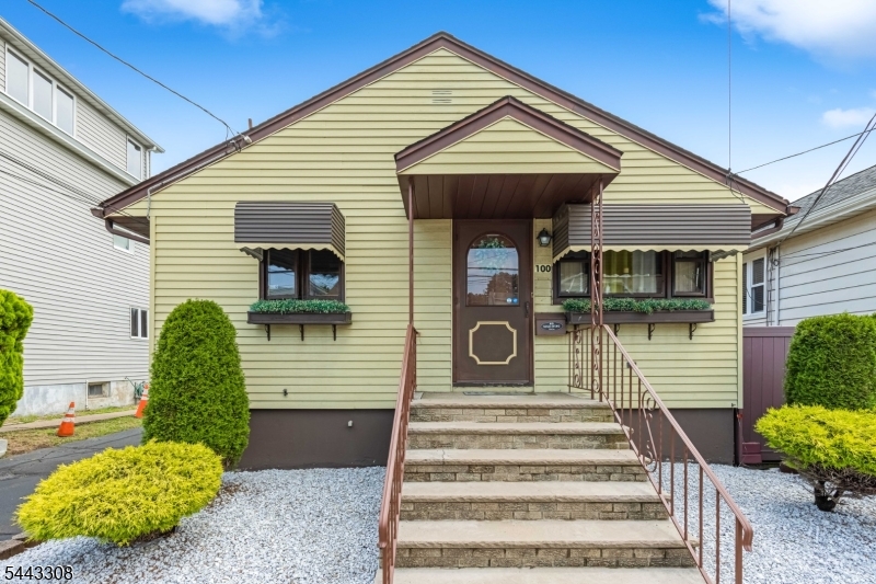 main property photo 9