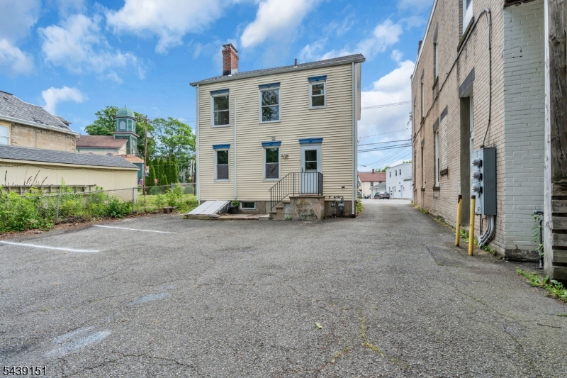 main property photo 30