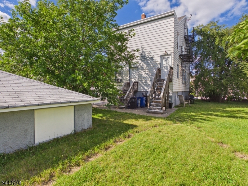 main property photo 15