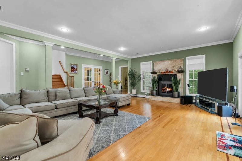 main property photo 11