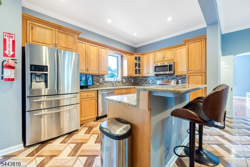 main property photo 9