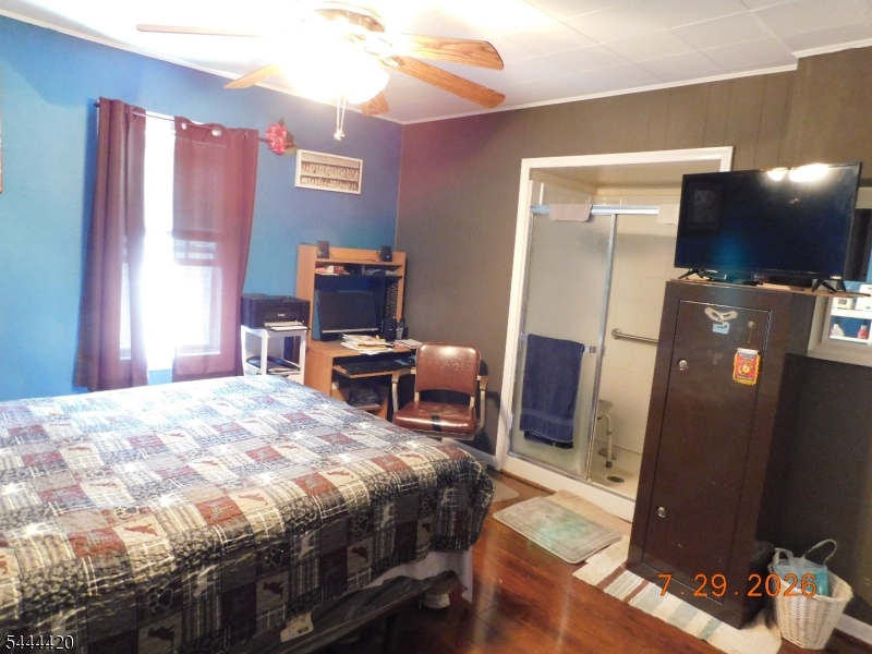 main property photo 14