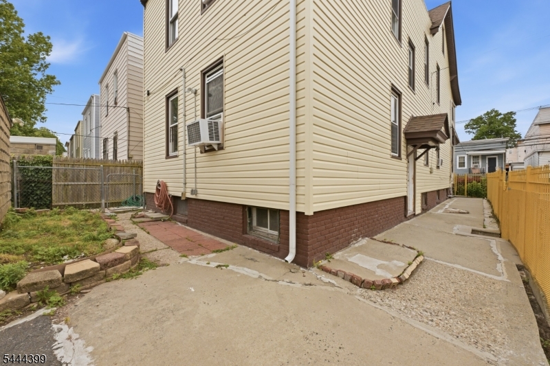 main property photo 39