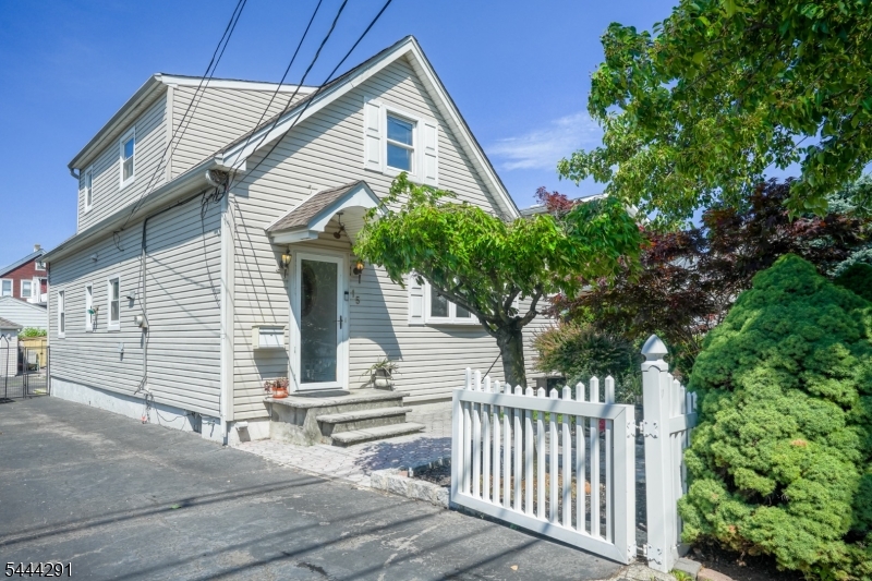 main property photo 4