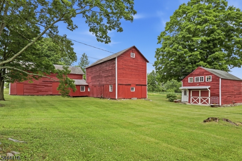 main property photo 27