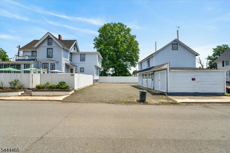 main property photo 34