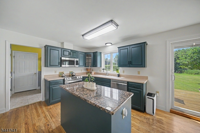 main property photo 11