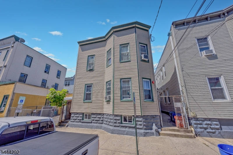main property photo 15