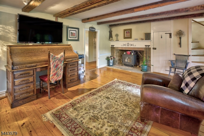 main property photo 18