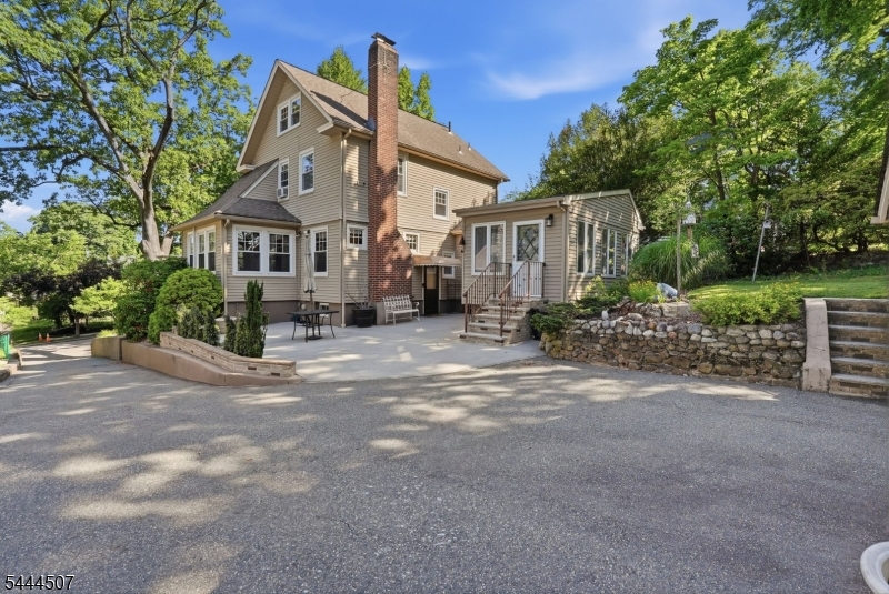 main property photo 19