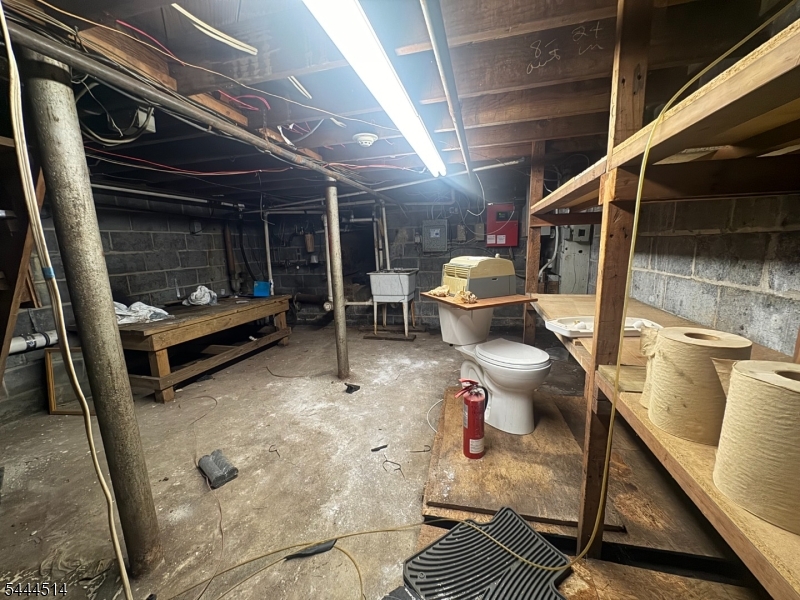 main property photo 17