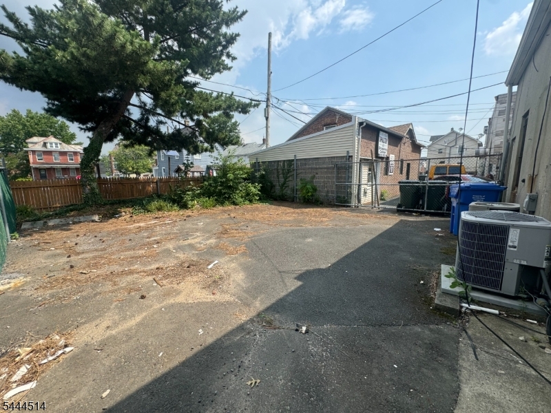main property photo 22