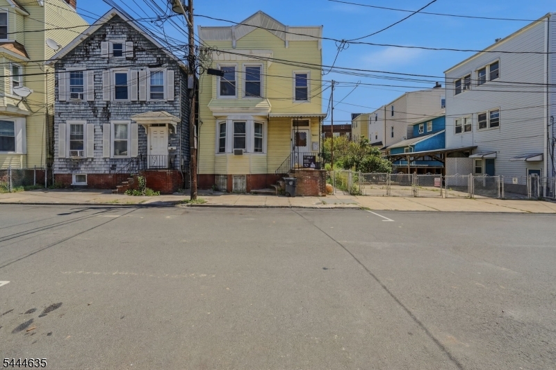 main property photo 14