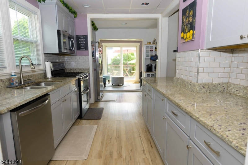 main property photo 5