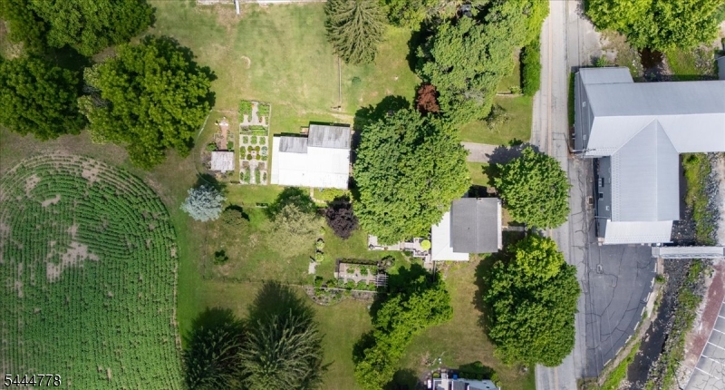 main property photo 48