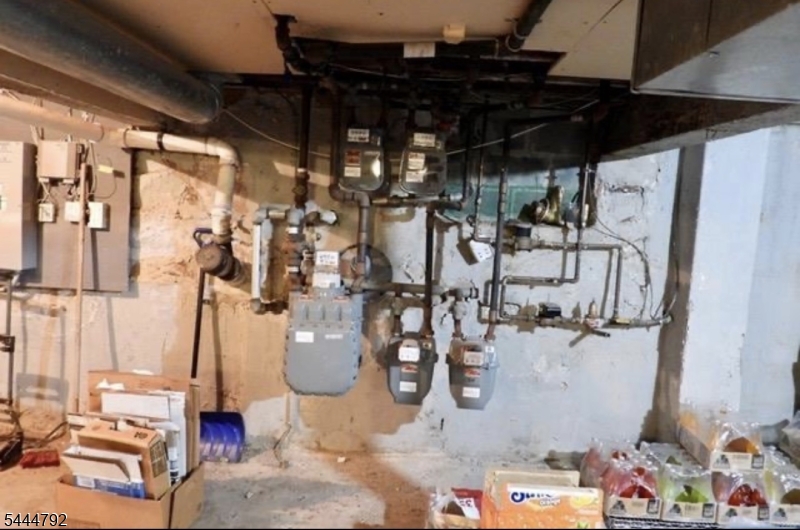 main property photo 40