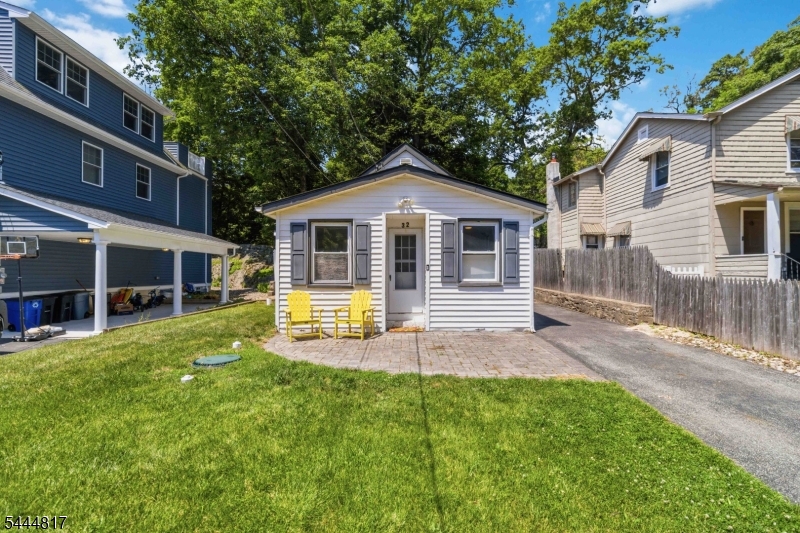 main property photo 17