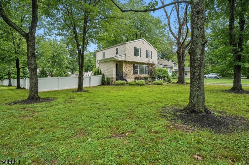 main property photo 28