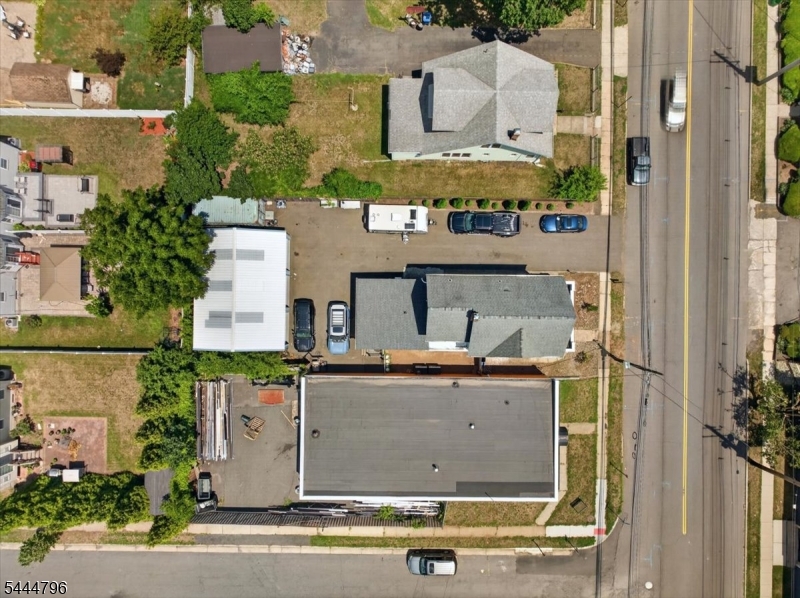 main property photo 18