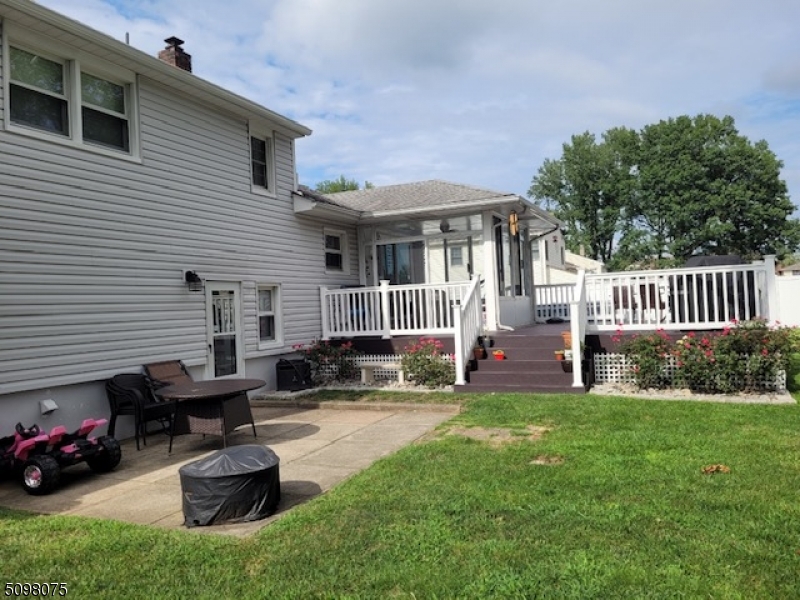 main property photo 17