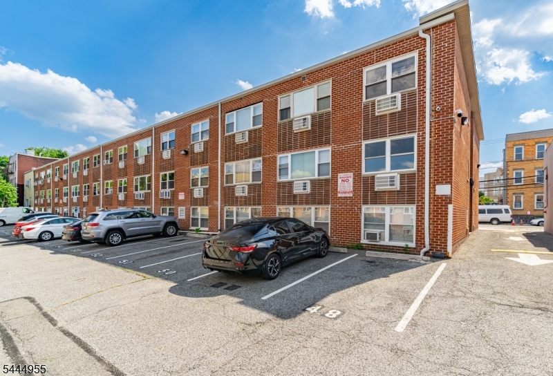 main property photo 16