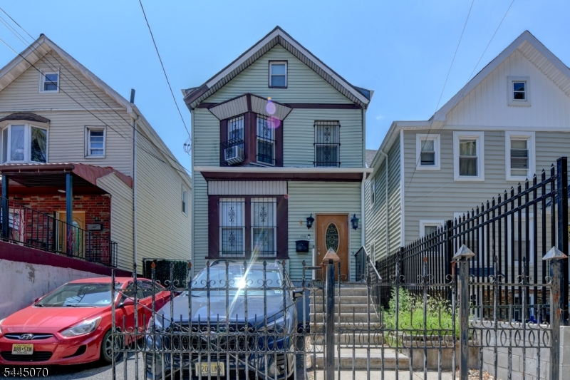 main property photo 1