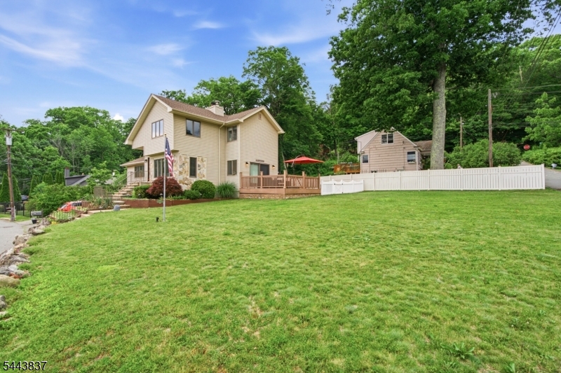 main property photo 32