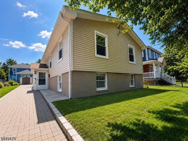 main property photo 19