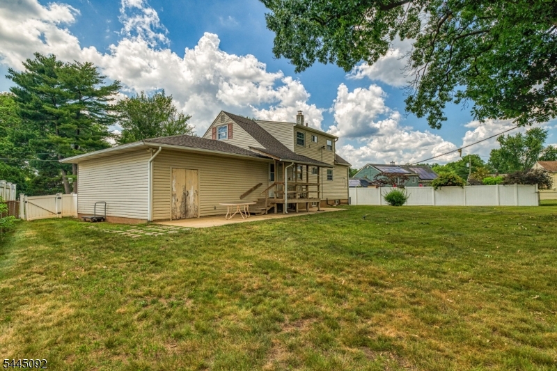 main property photo 23