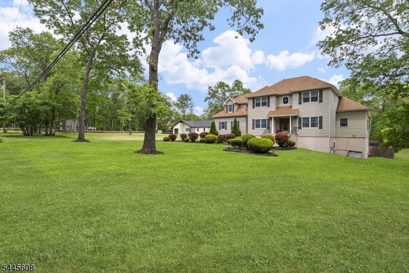 main property photo 40