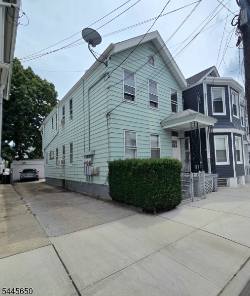 main property photo 11