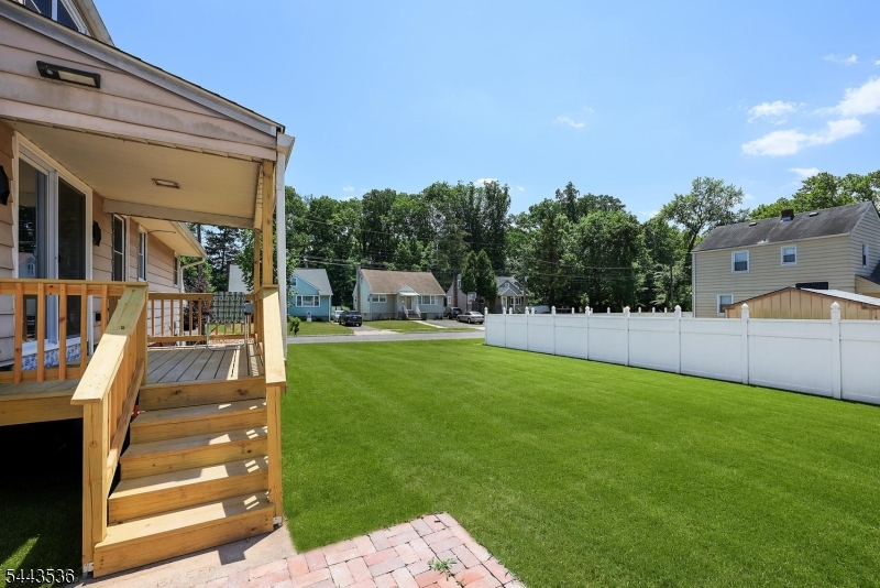 main property photo 18