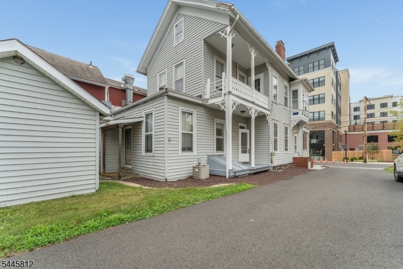main property photo 28