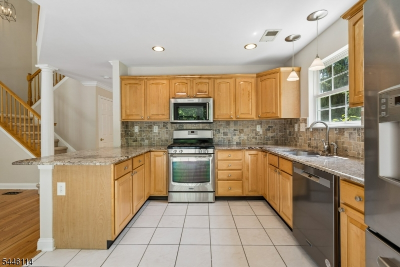 main property photo 14