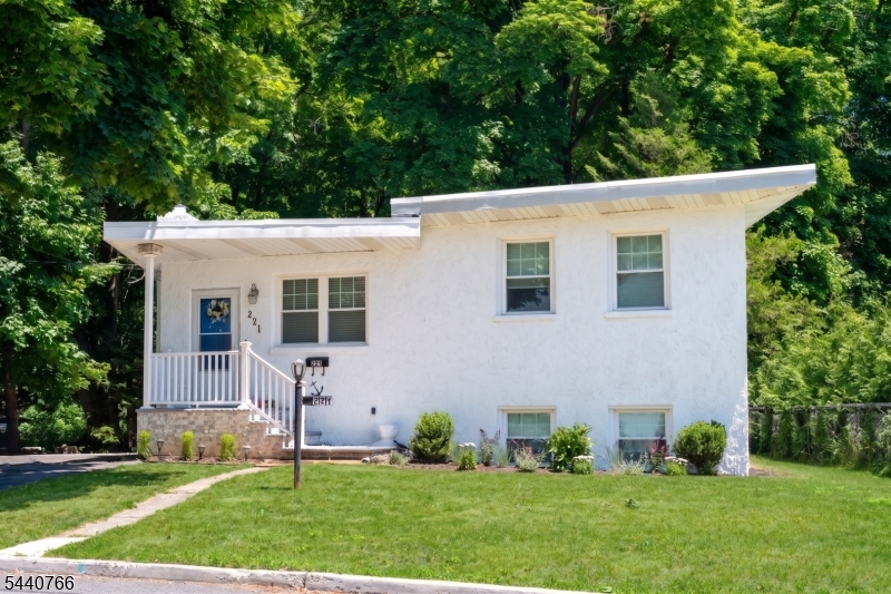 main property photo 24