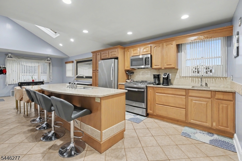 main property photo 12