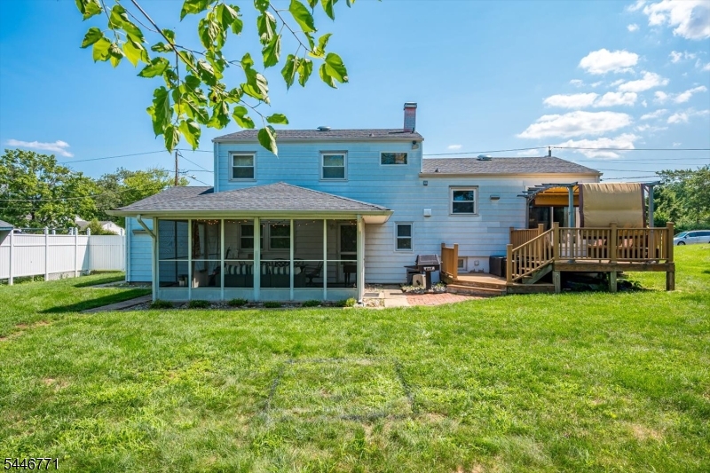main property photo 28