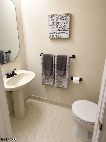 main property photo 9