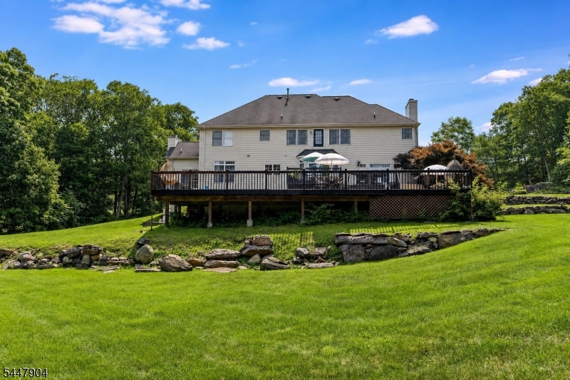 main property photo 40