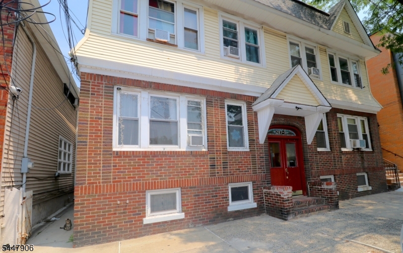 main property photo 13