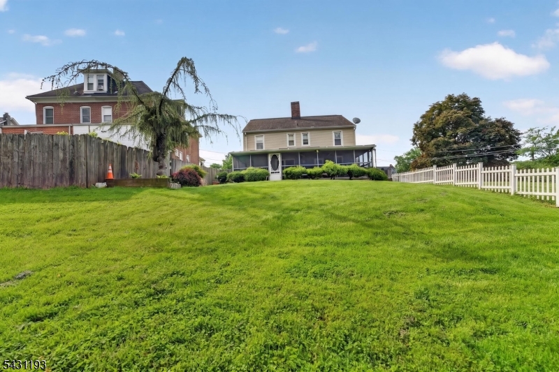 main property photo 17