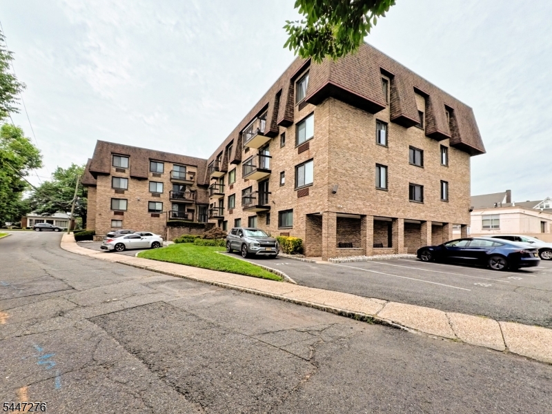 main property photo 14